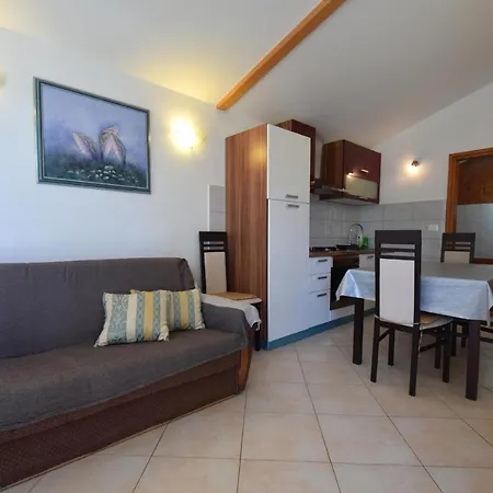 Holiday Home Pere Malinska Kültér fotó