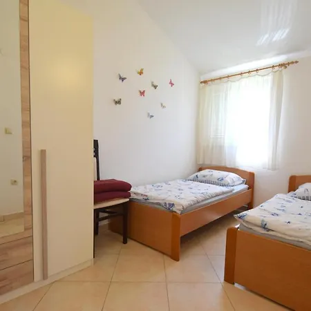Holiday Home Pere Malinska Kültér fotó