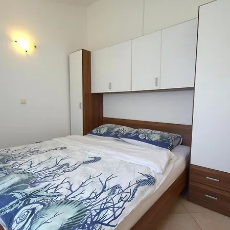 Holiday Home Pere Malinska Kültér fotó