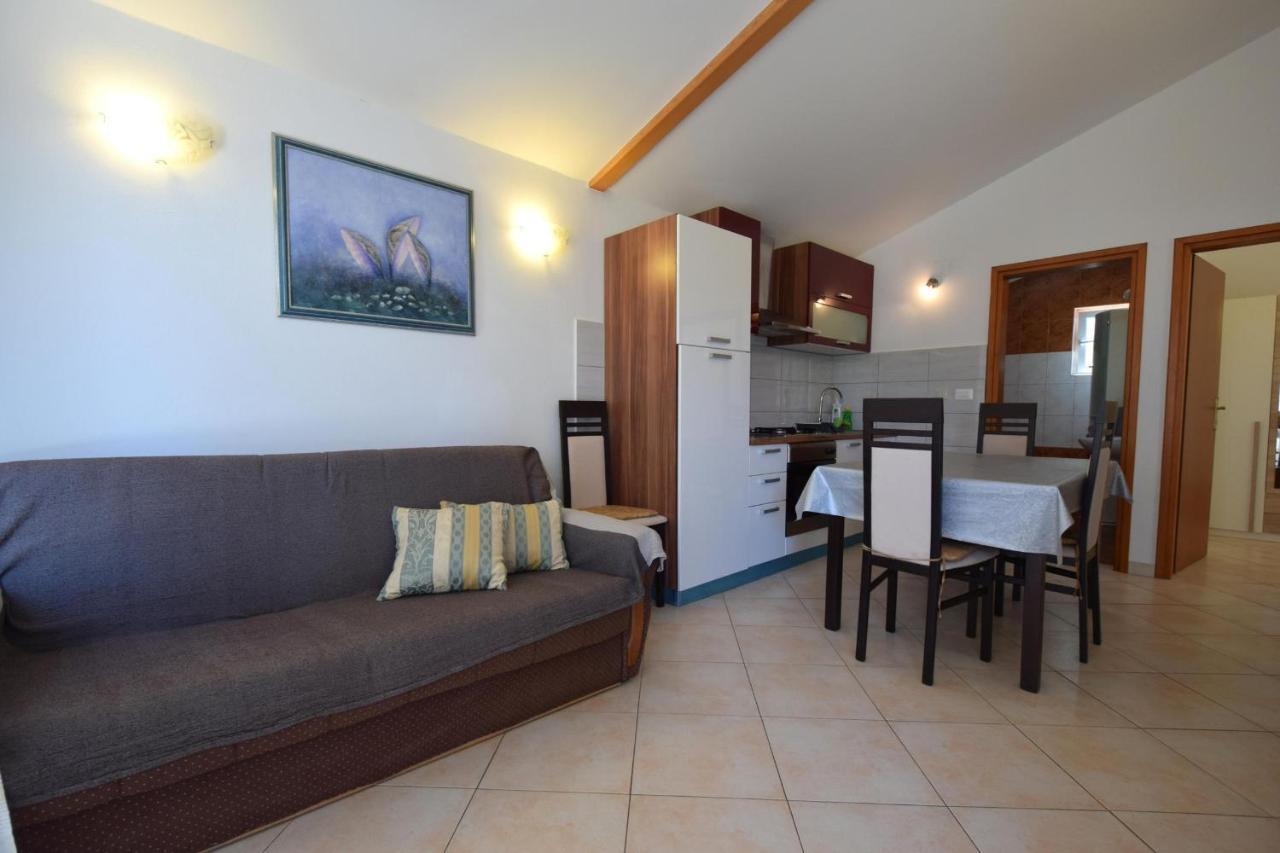 Holiday home Pere Malinska